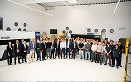 宏山激光德國(guó)展廳開放日?qǐng)A滿舉行，德國(guó)與波蘭雙倉聯(lián)動(dòng)加速歐洲本地化服務(wù)